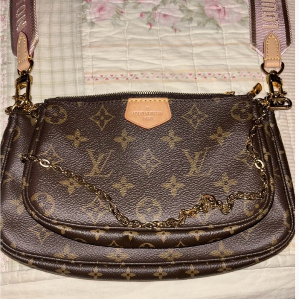 Louis Vuitton Brown and Pink Crossbody Bag with Iconic Monogram - Picture 3 of 10